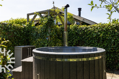 011 Sfeervol appartement voor 2 volw. en 2 kids met een hottub in de tuin in Nieuw Heeten