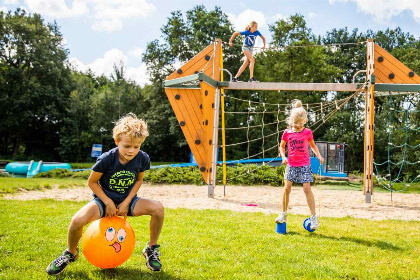 019 Fraai gelegen 6 persoons vakantiehuis nabij Ootmarsum