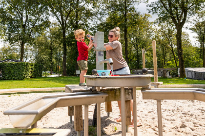 017 Ruim zes persoons vakantiehuis op Vakantiepark De Witte Berg