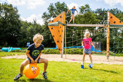 027 Ruim zes persoons vakantiehuis op Vakantiepark De Witte Berg