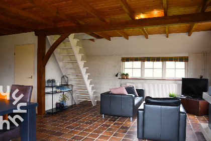 035 Prachtig gelegen 6 persoons vakantiehuis aan het water met grote tuin in Ossenzijl