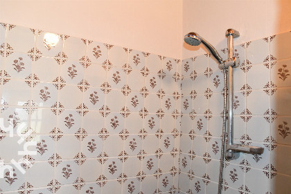 038 Prachtig gelegen 6 persoons vakantiehuis aan het water met grote tuin in Ossenzijl