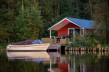 004 Vier persoons eco chalet in natuurrijke omgeving