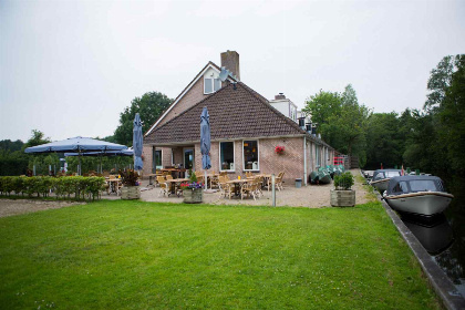 008 Vier persoons eco chalet in natuurrijke omgeving