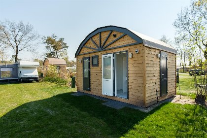 004 De Waard Tunneltent met prive sanitair | 5 personen 004 De Waard Tunneltent met prive sanitair | 5 personen