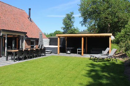 004 Familiehuis de Rheezermaten met Jacuzzi | 12 personen