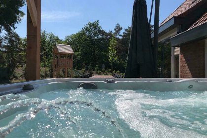 005 Familiehuis de Rheezermaten met Jacuzzi | 12 personen
