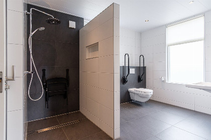 010 Familiehuis de Rheezermaten met Jacuzzi