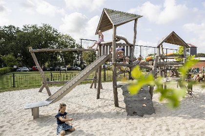 006 Kampeerplaats met prive sanitair de luxe