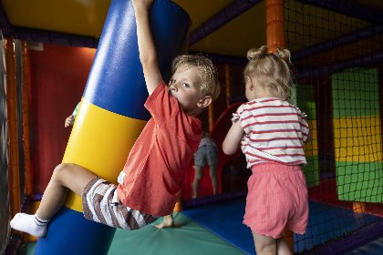 010 Kampeerplaats met prive sanitair de luxe