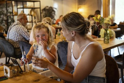 012 Kampeerplaats met prive sanitair de luxe