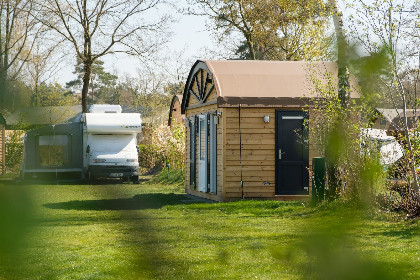 001 Kampeerplaats met prive sanitair