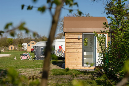 007 Kampeerplaats met prive sanitair