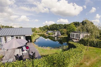 028 Heerlijk tot rust komen in dit luxe 6 persoons chalet op Buitenplaats Holten