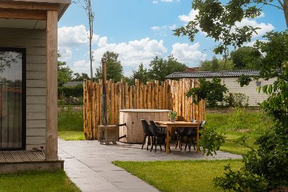 002 Lodge met hottub