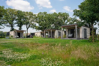 004 Panorama Wellnesslodge | hottub, sauna en ligbad | 2 pers