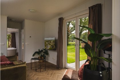 006 Panorama Wellnesslodge | hottub, sauna en ligbad | 2 pers