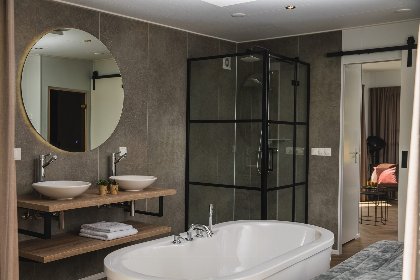 008 Panorama Wellnesslodge | hottub, sauna en ligbad | 2 pers