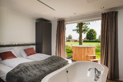 009 Panorama Wellnesslodge | hottub, sauna en ligbad | 2 pers