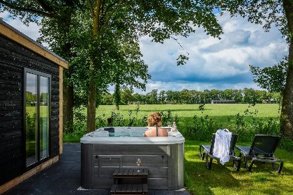 003 Panorama Wellnesslodge | jacuzzi, sauna en ligbad | 2 pers 003 Panorama Wellnesslodge | jacuzzi, sauna en ligbad | 2 pers
