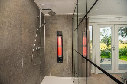 016 Panorama Wellnesslodge | jacuzzi, sauna en sunshower | 2 pers