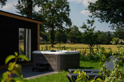 005 Panorama Wellnesslodge | jacuzzi, sauna en sunshower | 2 personen