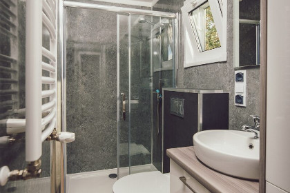 010 Tiny Cabin met Hottub I 4 personen