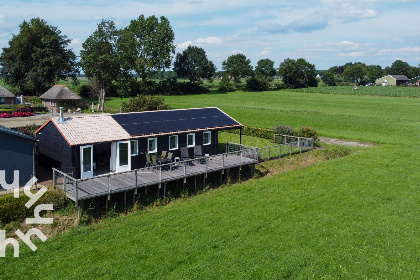 032 Sfeervol 4 persoons vakantiehuis in Scheerwolde vlakbij Nationaal Park Weerribben Wieden