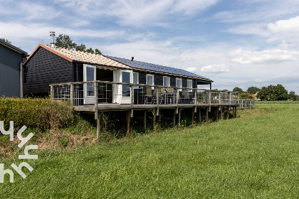 050 Sfeervol 4 persoons vakantiehuis in Scheerwolde vlakbij Nationaal Park Weerribben Wieden