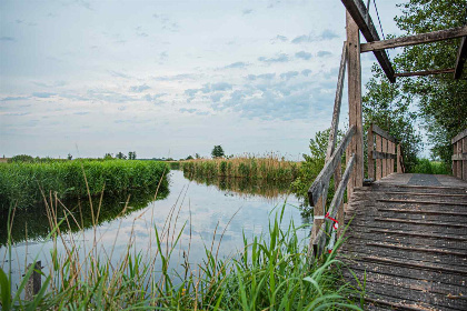 013 Luxe en royaal 2 persoons chalet met bubbelbad nabij Nationaal Park Weerribben Wieden