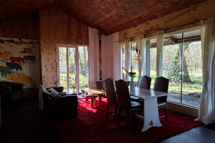 006 Gezellige tweepersoons bungalow op het platteland bij Nationaal Park de Weerribben