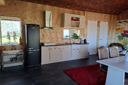021 Gezellige tweepersoons bungalow op het platteland bij Nationaal Park de Weerribben