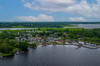 002 Comfortabel 6 persoons vakantiehuis met gratis WiFi op een vakantiepark nabij Giethoorn