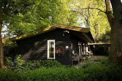 001 Sfeervolle 2 persoons bungalow nabij Westerhaar Vriezenveensewijk