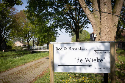 004 Sfeervolle 2 persoons bungalow nabij Westerhaar Vriezenveensewijk