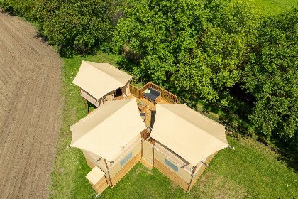 031 Boomhuttent aan de Regge met prive sanitair | 6 pers 031 Boomhuttent aan de Regge met prive sanitair | 6 pers