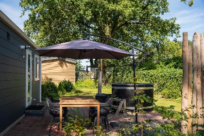 007 Bungalette basis met hottub I 4 pers 007 Bungalette basis met hottub I 4 pers