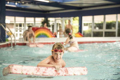 025 Gezellige 2 persoons lodge met Hottub op Vakantiepark Molke in Zuna