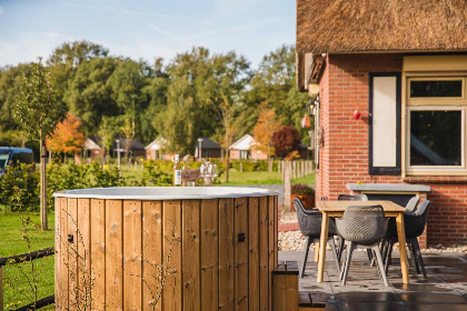 008 Gezellige 6 persoons vakantieboerderij met sauna en hottub op vakantiepark Molke