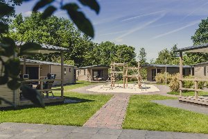 Groepsaccommodatie (6x bungalette met veranda) I 30 pers