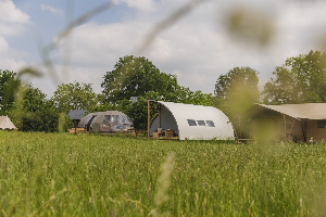 Groepsaccommodatie (6x luxe glampingtent) I 28 personen