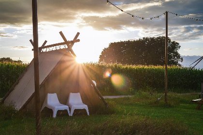 005 Groepsaccommodatie (6x luxe glampingtent) I 32 pers 005 Groepsaccommodatie (6x luxe glampingtent) I 32 pers