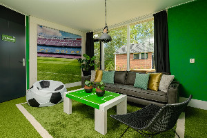 Kinderbungalow FC Molke stadion met warme bubbeltub I 6 personen