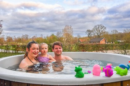 017 Kinderbungalow met warme bubbeltub | 8 pers 017 Kinderbungalow met warme bubbeltub | 8 pers