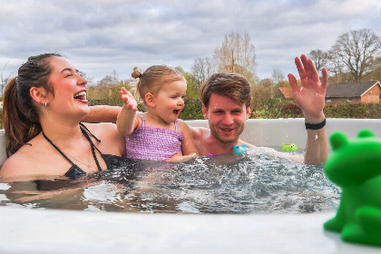 018 Kinderbungalow met warme bubbeltub | 8 personen