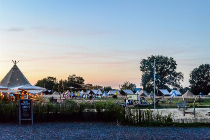 008 Pop up glamping: Buurman's Awajitentje | 2 4 personen