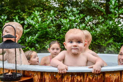 015 Prachtige 5 persoons kinder  babybungalow met Hottub