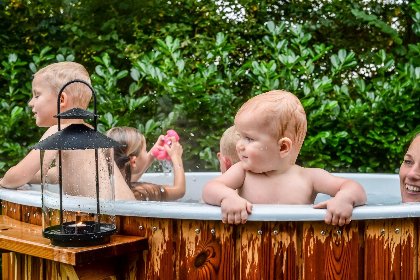 008 River Cabin met hottub | 6 pers 008 River Cabin met hottub | 6 pers