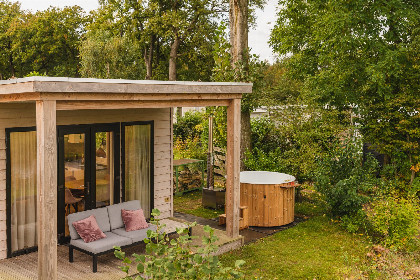 000 River lodge met bubbeltub | 4 personen 000 River lodge met bubbeltub | 4 personen