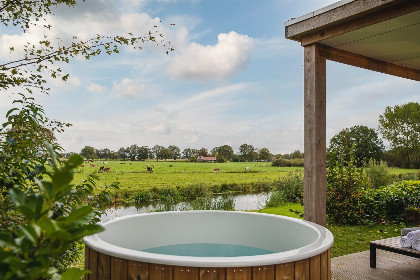 017 River lodge met bubbeltub | 4 personen